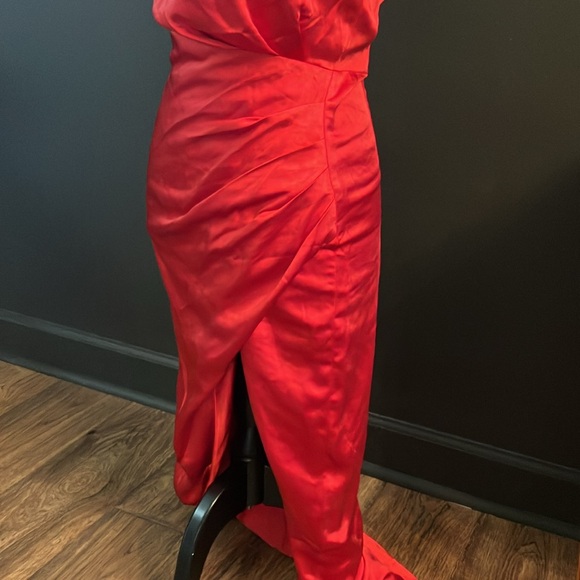 Elliatt Red Satin Halter Long Formal Gown - Picture 3 of 9